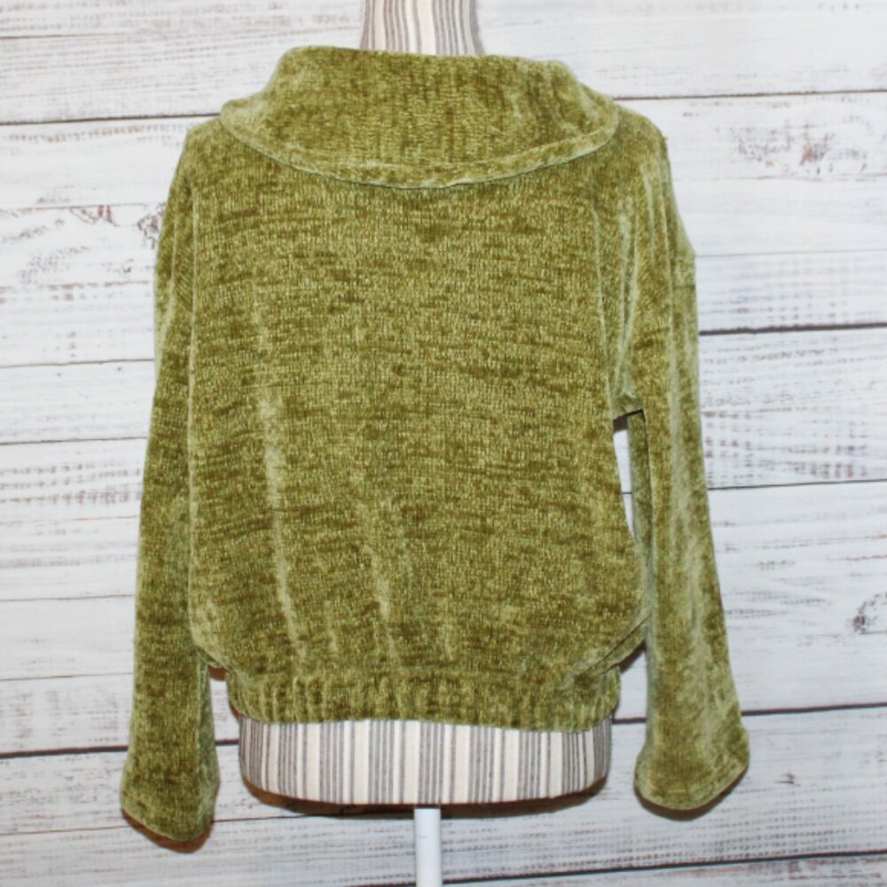 Chelsea & Theodore Green half button down Sweater Size Small - Picture 5 of 6